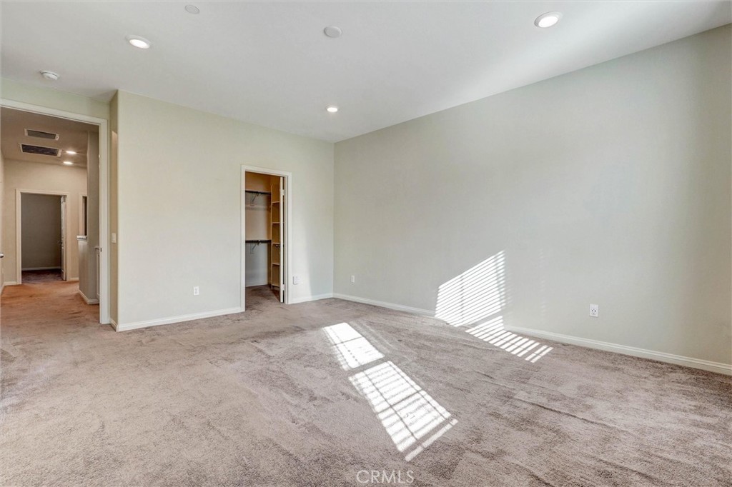 26417 Choral Saugus, CA 91350 - Photo 29 of 39