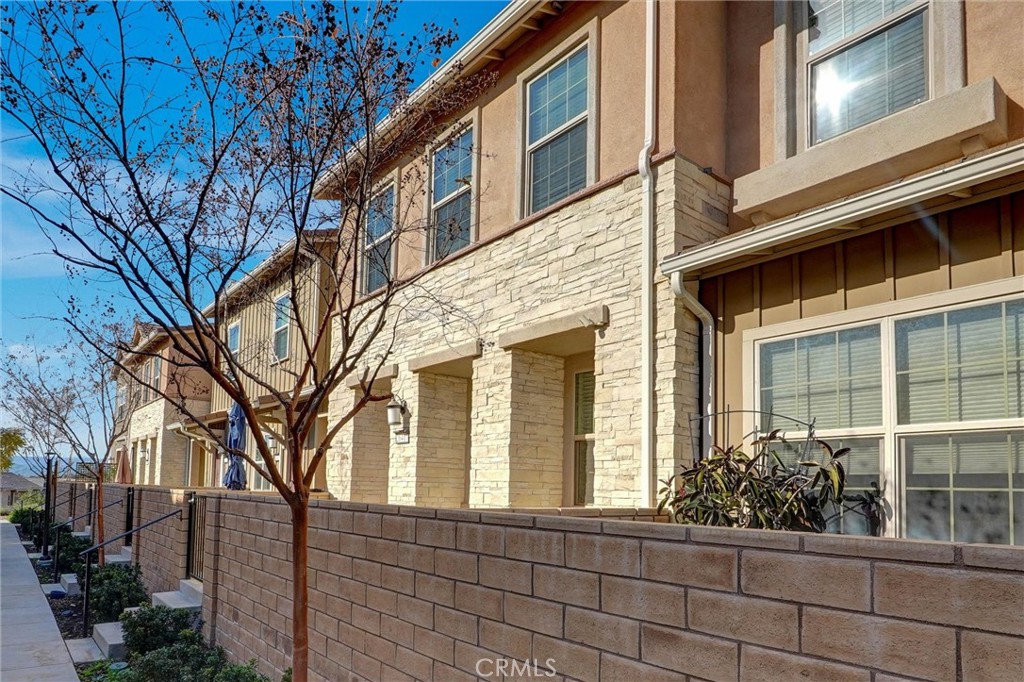 26417 Choral Saugus, CA 91350 - Photo 3 of 39