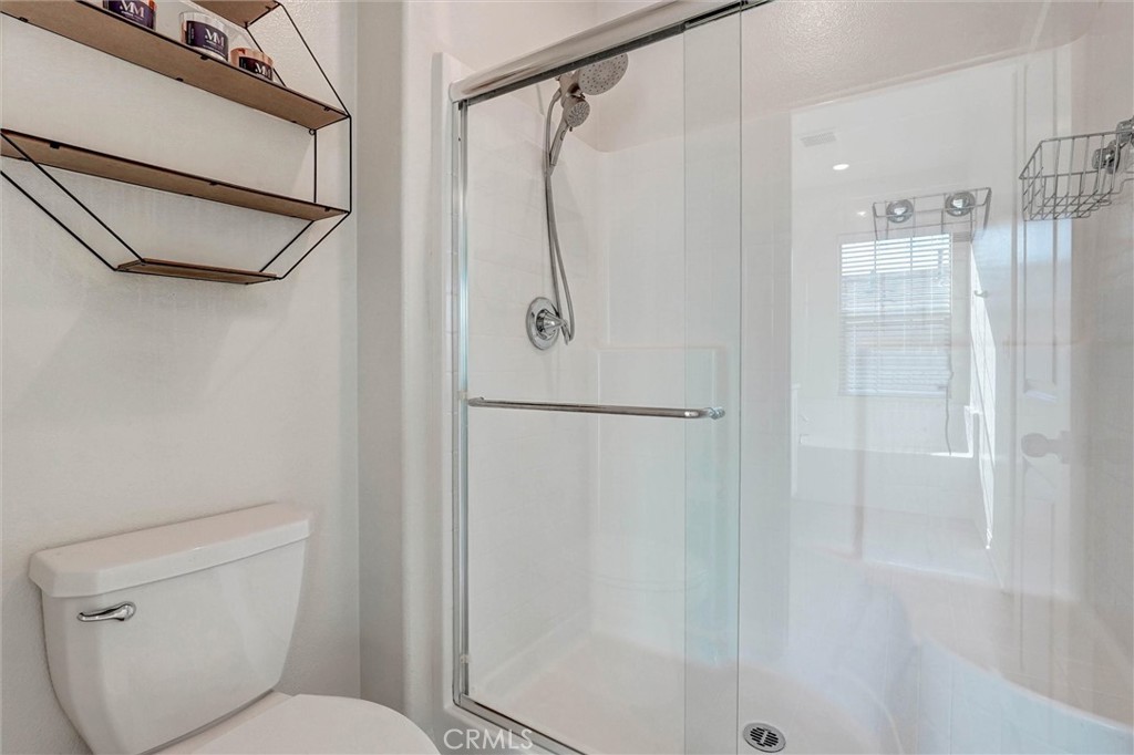 26417 Choral Saugus, CA 91350 - Photo 32 of 39