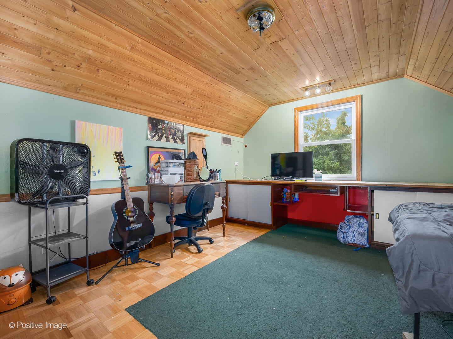 18646 Palmer Circle Homewood, IL 60430 - Photo 9 of 17 a bedroom with furniture and a window