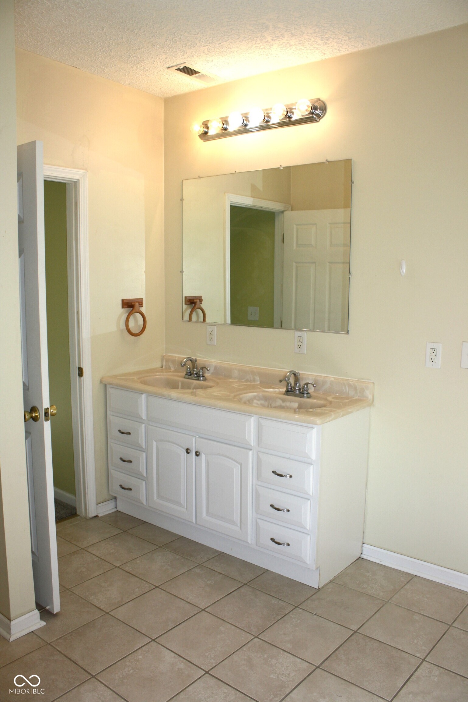 439 Berkley Road Indianapolis, IN 46208 - Photo 21 of 26 Gallery Image 21