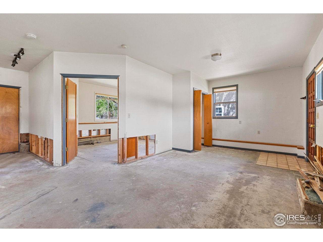 855 Union Avenue Boulder, CO 80304 - Photo 16 of 21 a view of an empty room with closet and a window