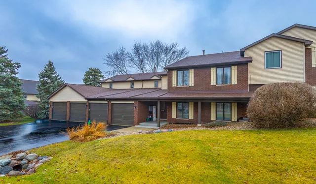 $216,900 | 5070 Sandy Beach Drive, Unit C, Crown Point, IN 46307