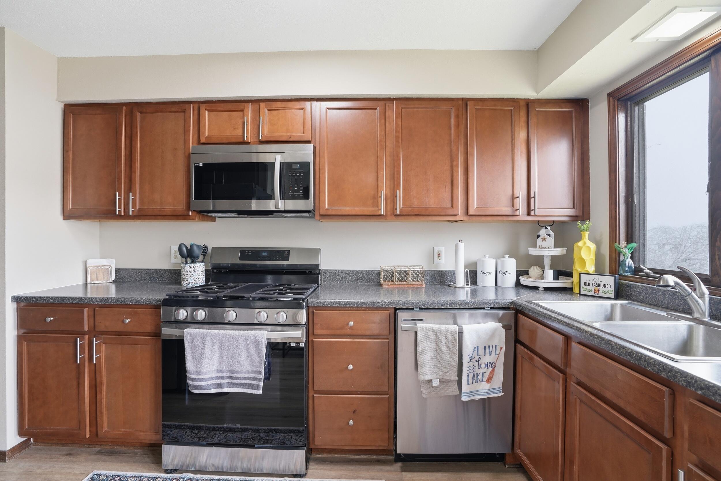 5070 Sandy Beach Drive, Unit C Crown Point, IN 46307 - Photo 10 of 24 2500x1668