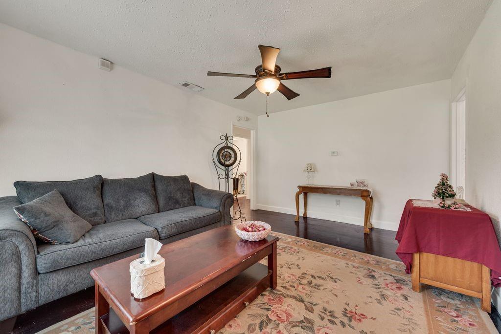 1604 Summit Street Mesquite, TX 75149 - Photo 5 of 20