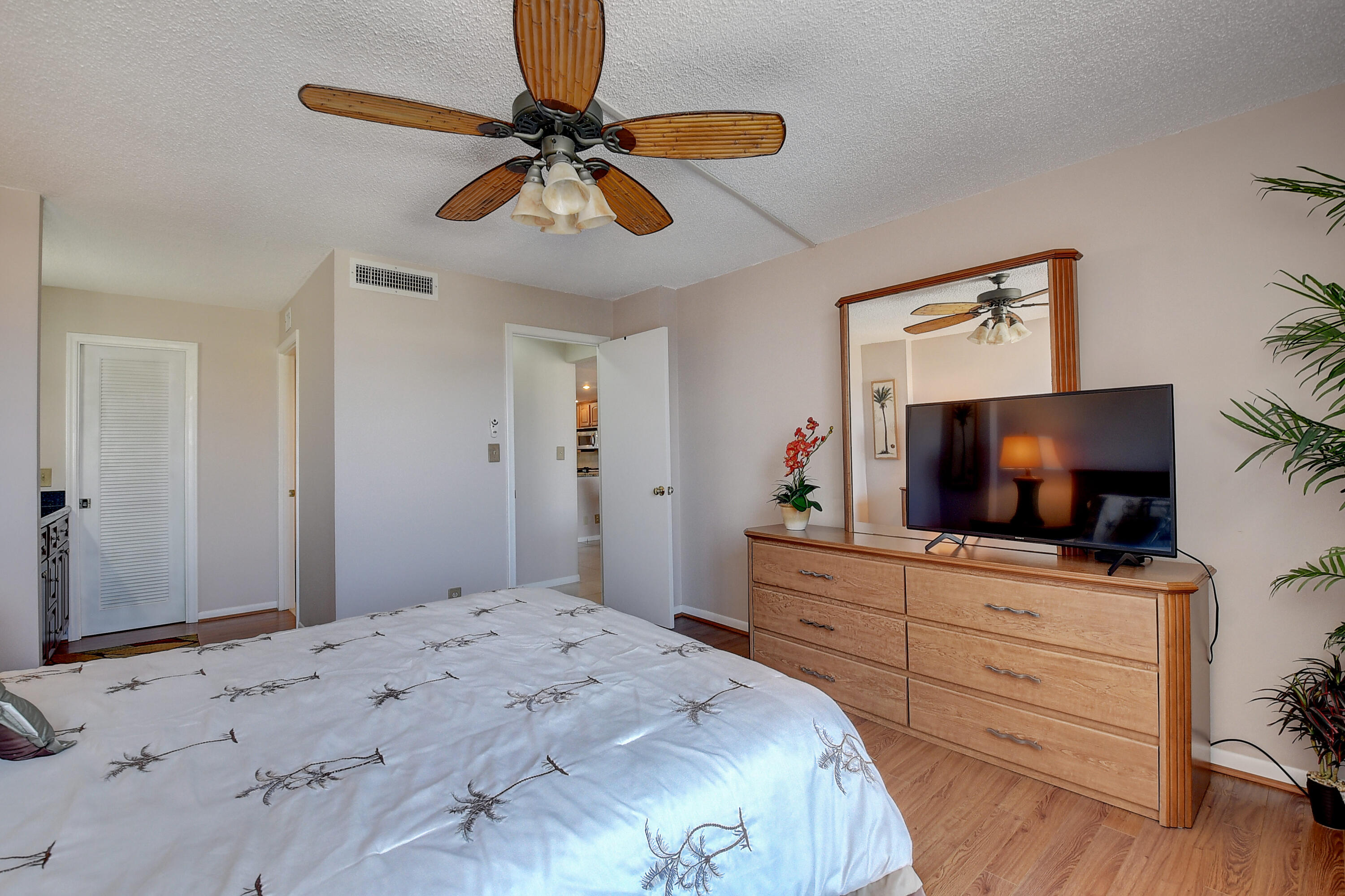 6 Royal Palm Way, Unit 305 Boca Raton, FL 33432 - Photo 22 of 43 28_dsc_7589_90_91_92_93
