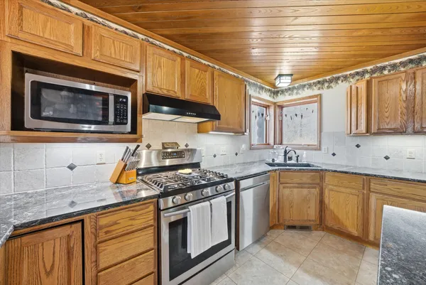 $950,000 | 9020 Marken Road, Liberty, WI 54245