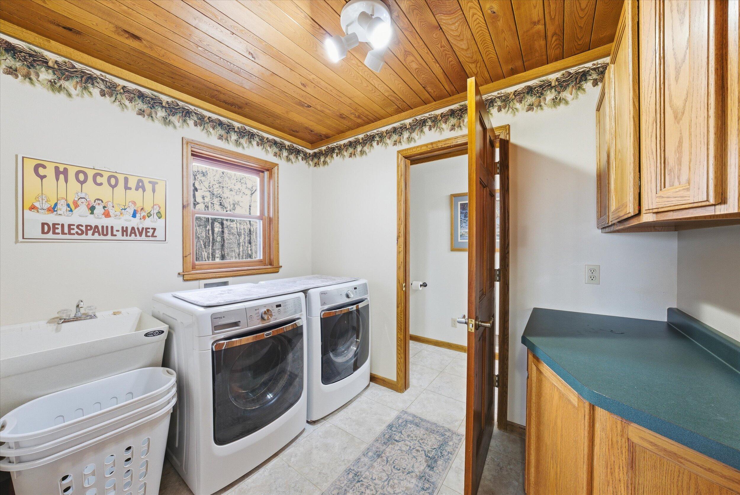 9020 Marken Road Liberty, WI 54245 - Photo 18 of 77 Laundry