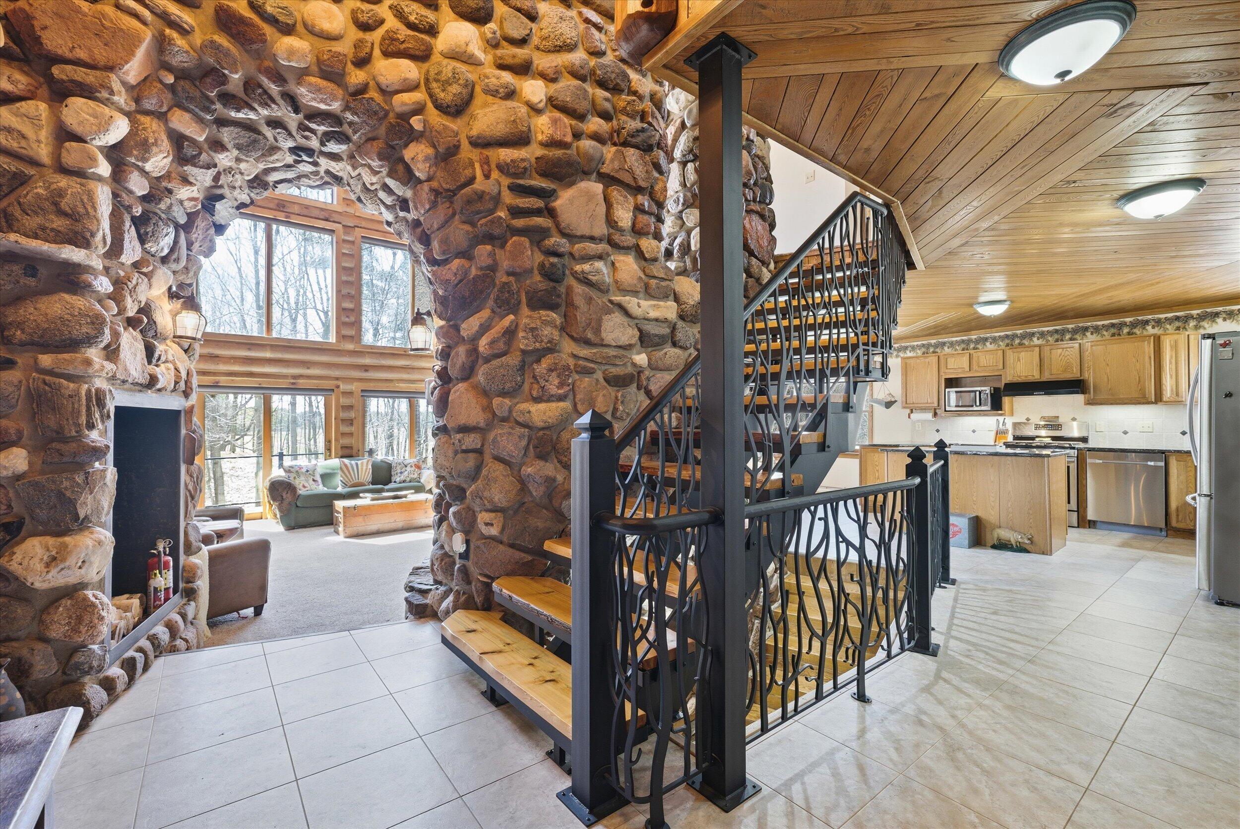 9020 Marken Road Liberty, WI 54245 - Photo 20 of 77 Custom Staircase & Railing