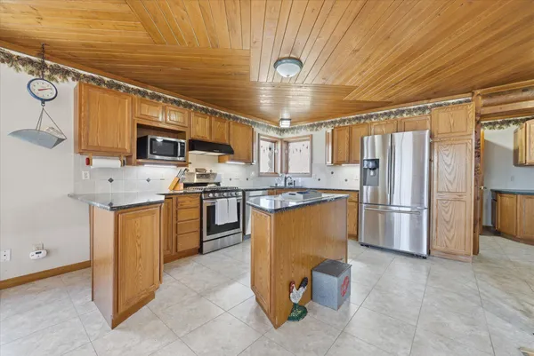 $950,000 | 9020 Marken Road, Liberty, WI 54245