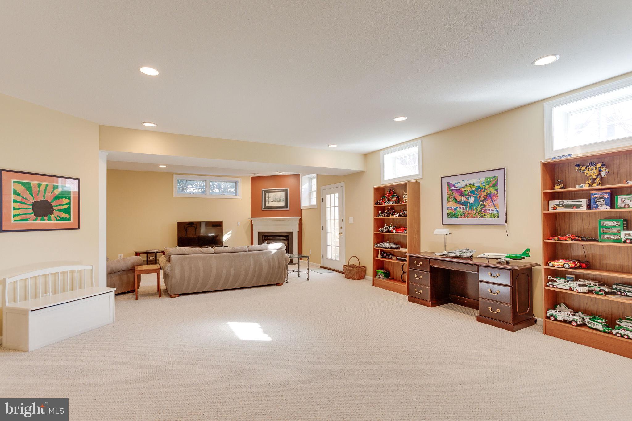 8320 Wolftrap Road Vienna, VA 22182 - Photo 25 of 35