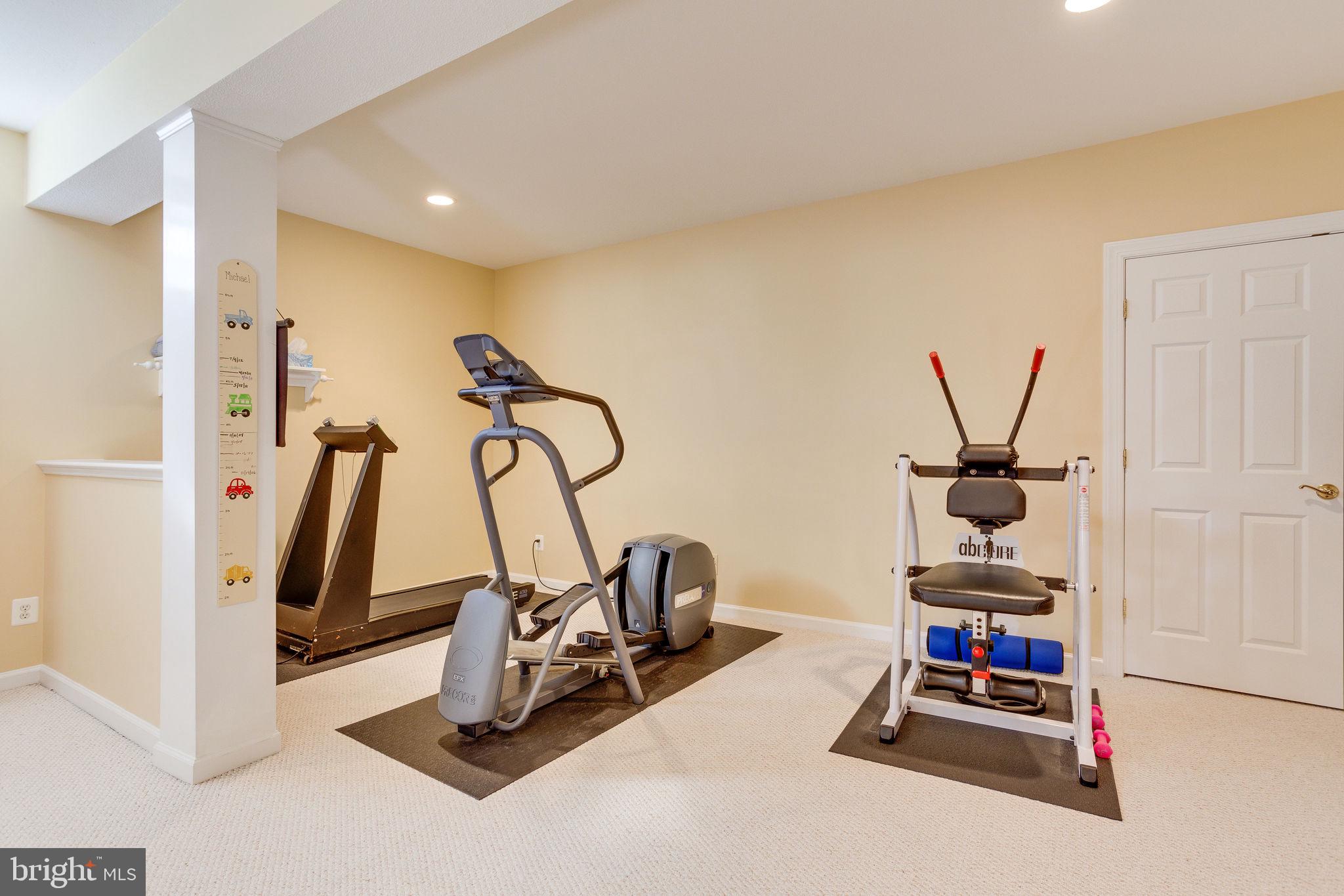 8320 Wolftrap Road Vienna, VA 22182 - Photo 26 of 35