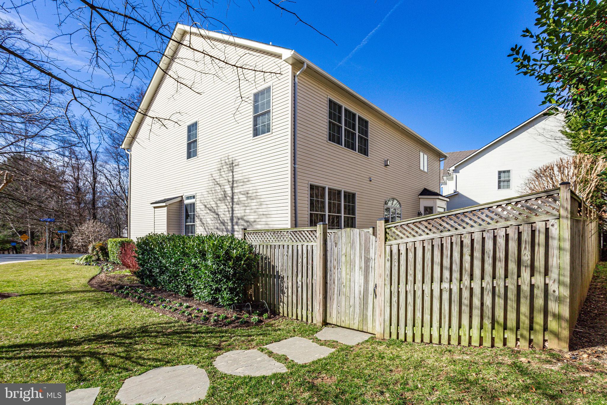 8320 Wolftrap Road Vienna, VA 22182 - Photo 32 of 35