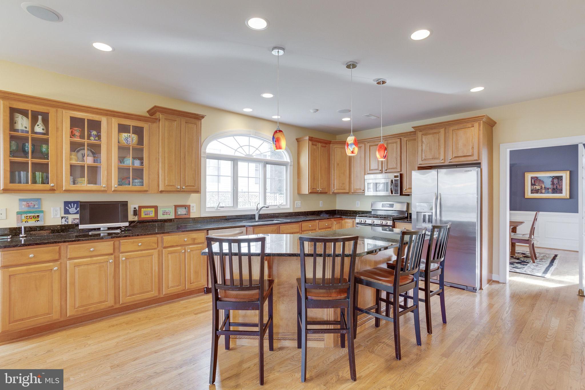 8320 Wolftrap Road Vienna, VA 22182 - Photo 10 of 35