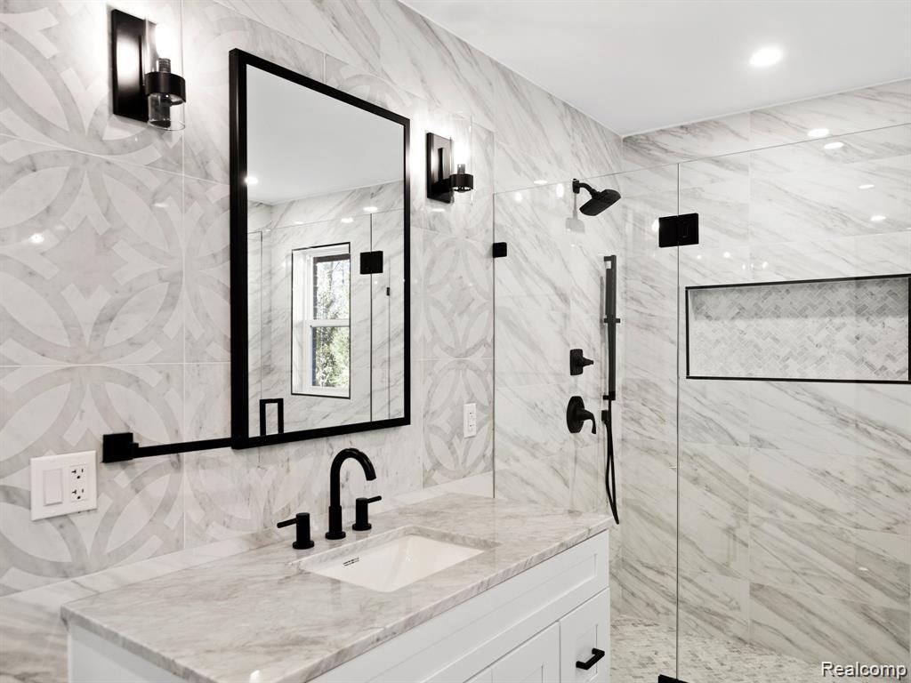6475 Franklin Road Bloomfield Hills, MI 48301 - Photo 27 of 46 19-web-or-mls-P5233337.jpg