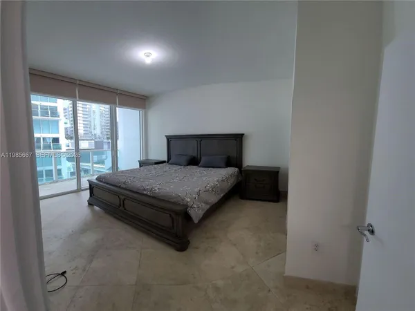 $3,900 | 31 Southeast 5th Street, Unit 1110, Miami, FL 33131