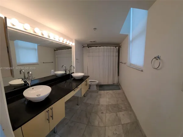 $3,900 | 31 Southeast 5th Street, Unit 1110, Miami, FL 33131