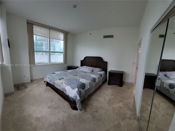 $3,900 | 31 Southeast 5th Street, Unit 1110, Miami, FL 33131