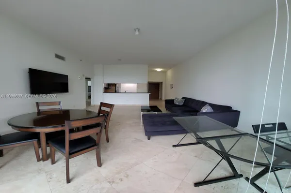 $3,900 | 31 Southeast 5th Street, Unit 1110, Miami, FL 33131