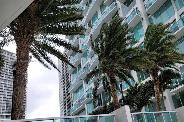 $3,900 | 31 Southeast 5th Street, Unit 1110, Miami, FL 33131