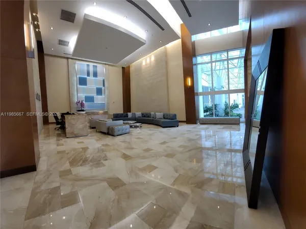 $3,900 | 31 Southeast 5th Street, Unit 1110, Miami, FL 33131