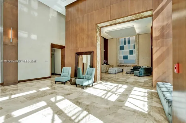$3,900 | 31 Southeast 5th Street, Unit 1110, Miami, FL 33131