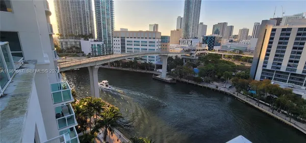 $3,900 | 31 Southeast 5th Street, Unit 1110, Miami, FL 33131
