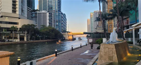 $3,900 | 31 Southeast 5th Street, Unit 1110, Miami, FL 33131