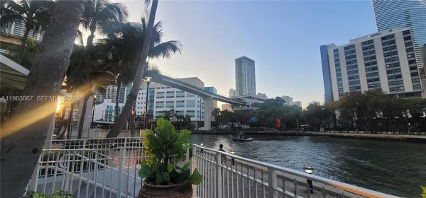 $3,900 | 31 Southeast 5th Street, Unit 1110, Miami, FL 33131