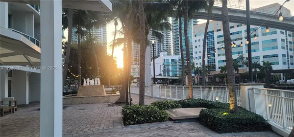 $3,900 | 31 Southeast 5th Street, Unit 1110, Miami, FL 33131