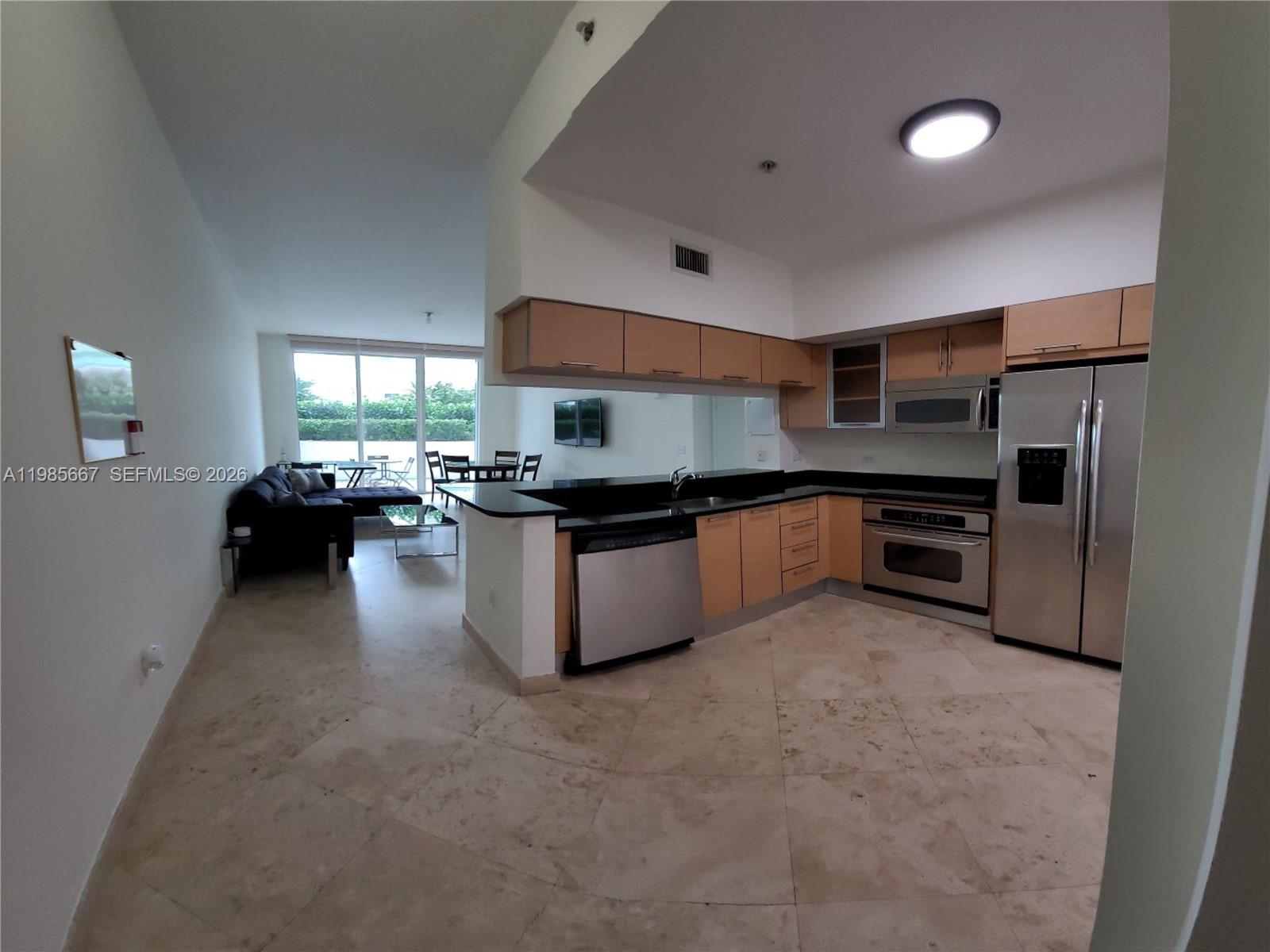 31 Southeast 5th Street, Unit 1110 Miami, FL 33131 - Photo 8 of 61 Entrance Kitchen_Great Room