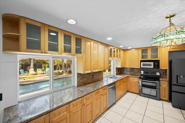 $5,500 | 2560 Bass Way, Unit 2560, Cooper City, FL 33026