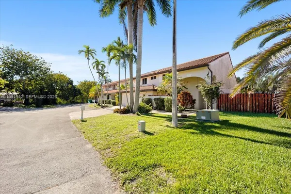 $5,500 | 2560 Bass Way, Unit 2560, Cooper City, FL 33026