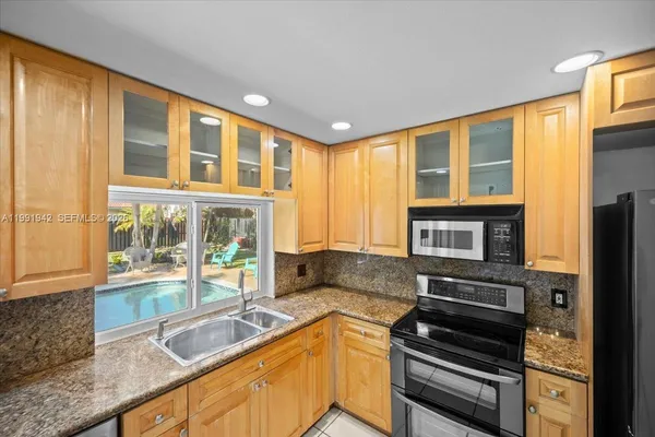 $5,500 | 2560 Bass Way, Unit 2560, Cooper City, FL 33026