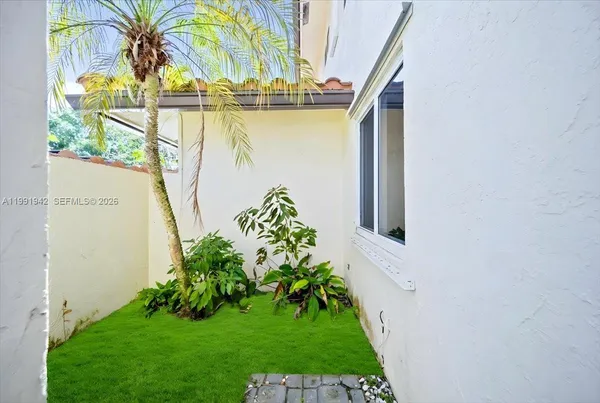 $5,500 | 2560 Bass Way, Unit 2560, Cooper City, FL 33026