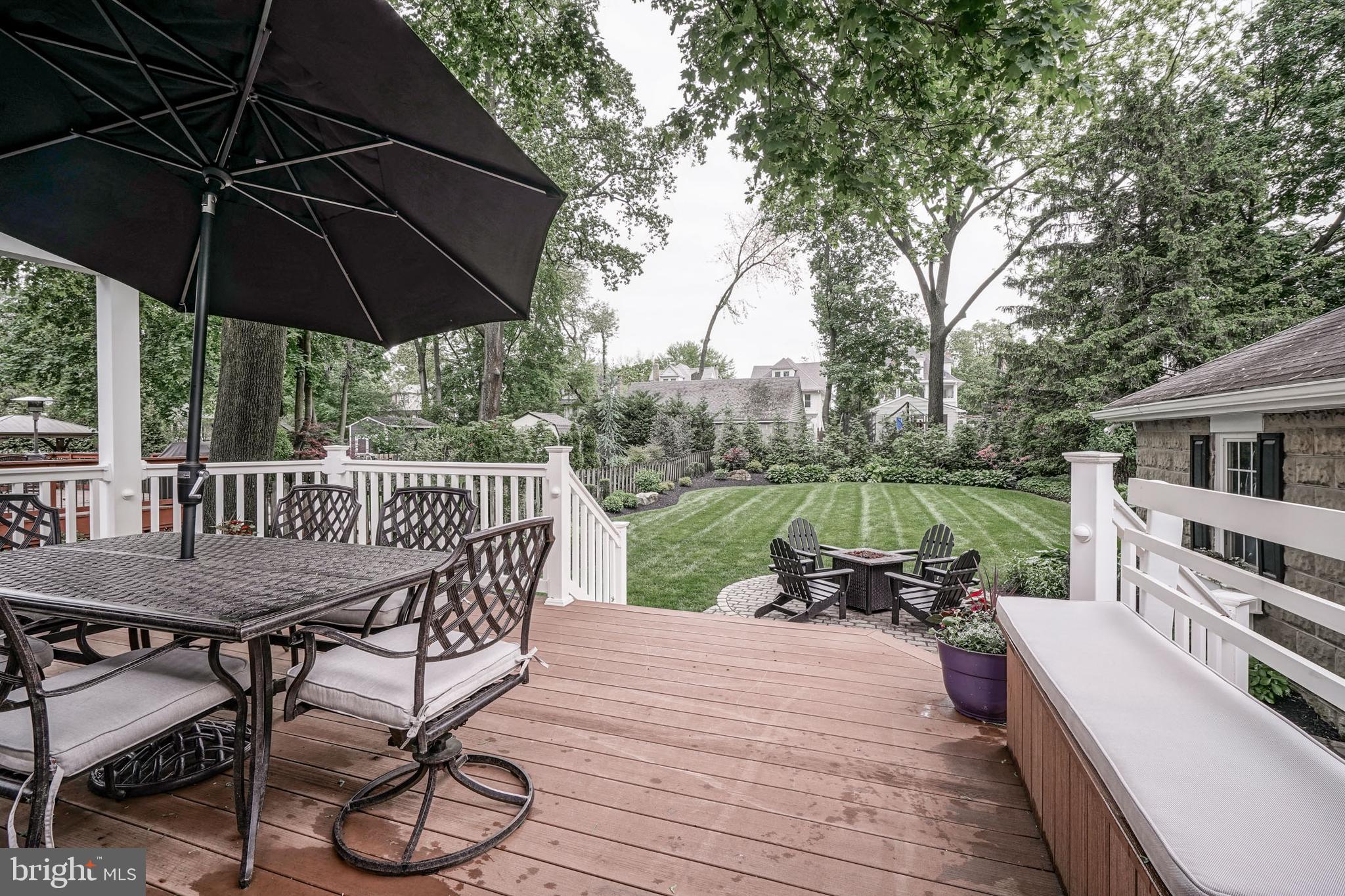 231 Chestnut Street Haddonfield, NJ 08033 - Photo 38 of 39 Trek deck with built-in bench, custom cushion