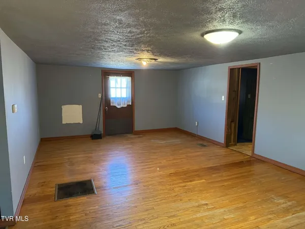 $169,900 | 11514 Norton-Coeburn Road, Coeburn, VA 24230