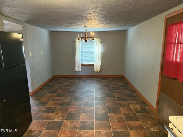 $169,900 | 11514 Norton-Coeburn Road, Coeburn, VA 24230