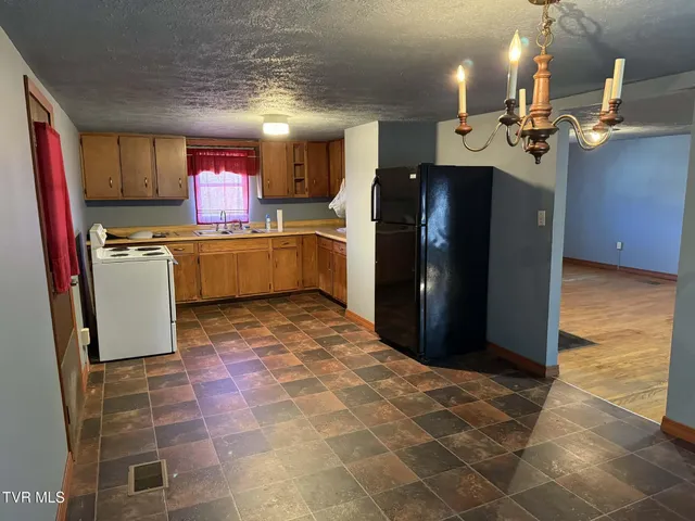 $169,900 | 11514 Norton-Coeburn Road, Coeburn, VA 24230