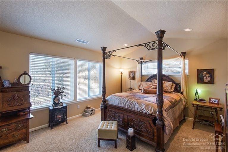 61289 Splendor Lane Bend, OR 97702 - Photo 5 of 25 Master bedroom is over 16 X 13 with vaul