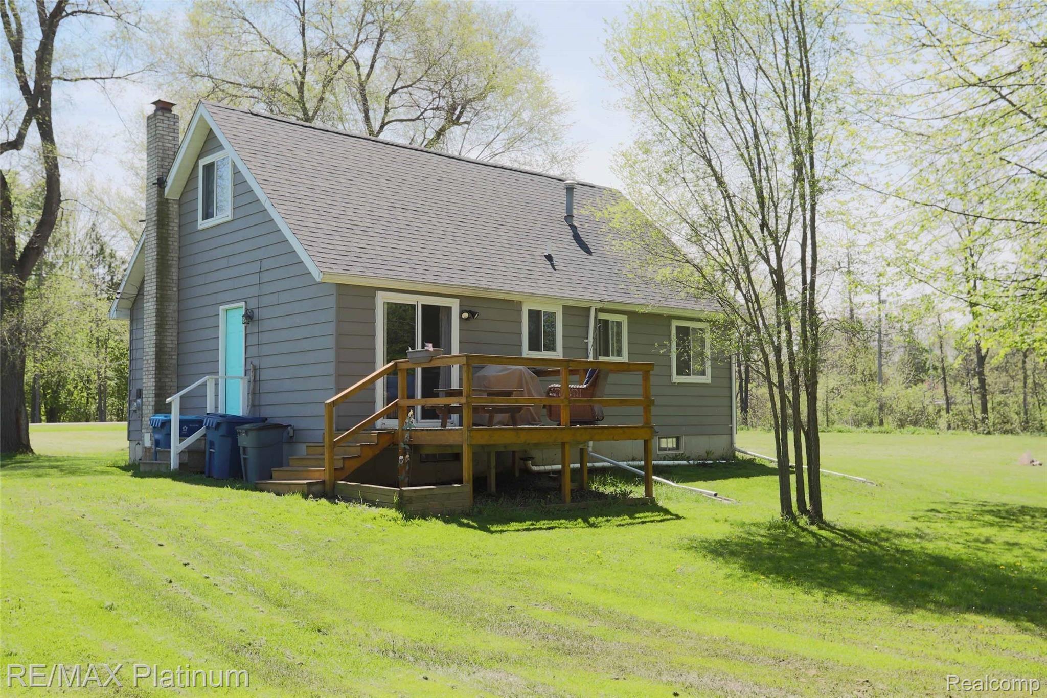 12174 Linden Road Linden, MI 48451 - Photo 5 of 19 IMG_9280.jpg