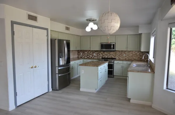 $2,800 | 4249 East Meadow Drive, Phoenix, AZ 85032