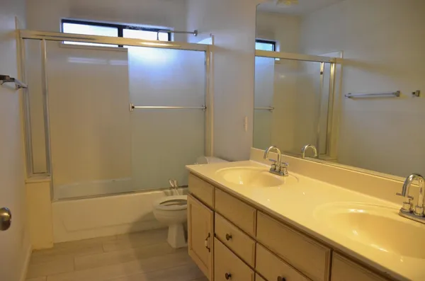 $2,800 | 4249 East Meadow Drive, Phoenix, AZ 85032