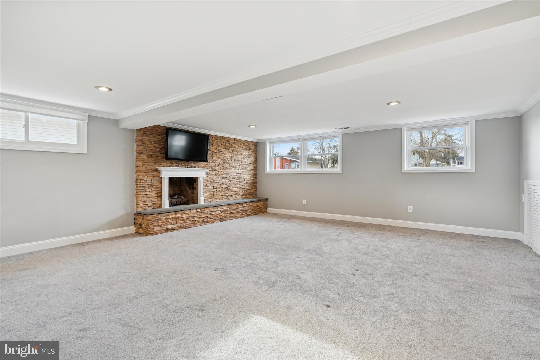 415 Milford Road Broomall, PA 19008 - Photo 19 of 29 an empty room with windows