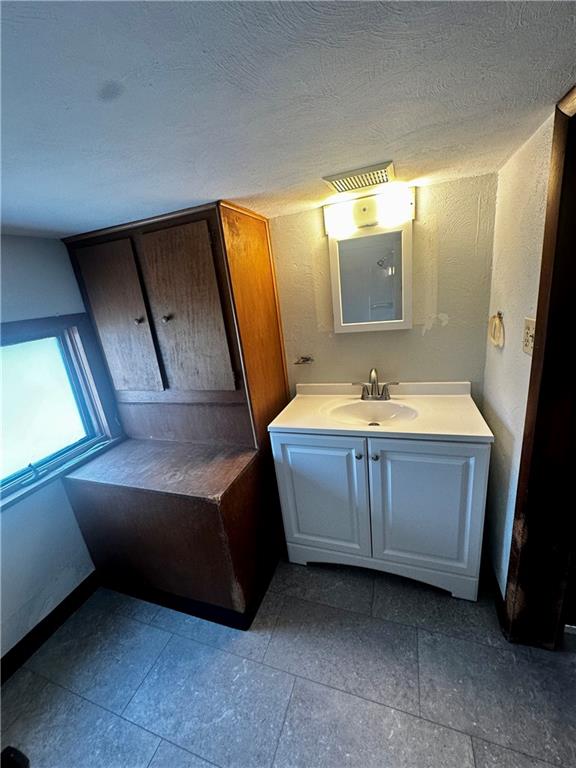 808 Prospect Road Evans City, PA 16033 - Photo 17 of 35