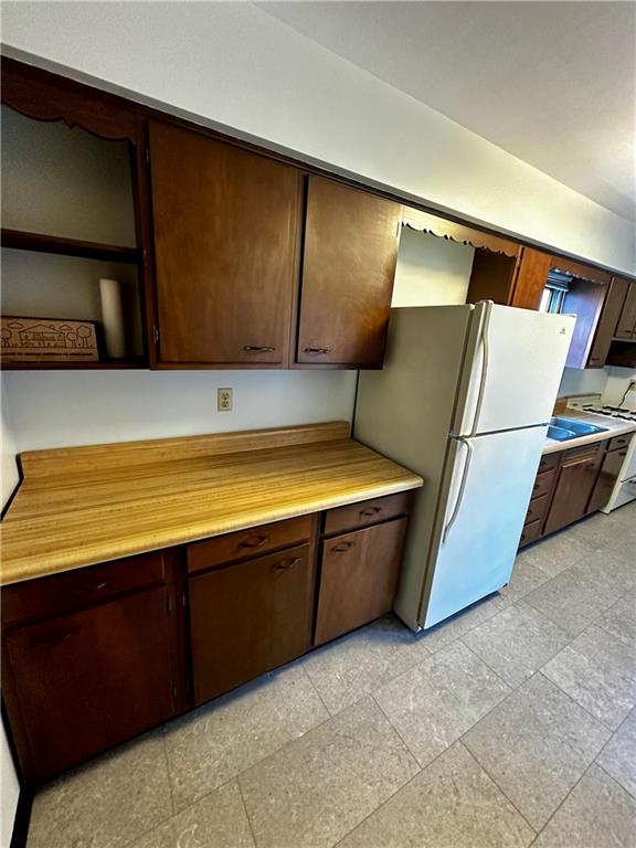 808 Prospect Road Evans City, PA 16033 - Photo 3 of 35