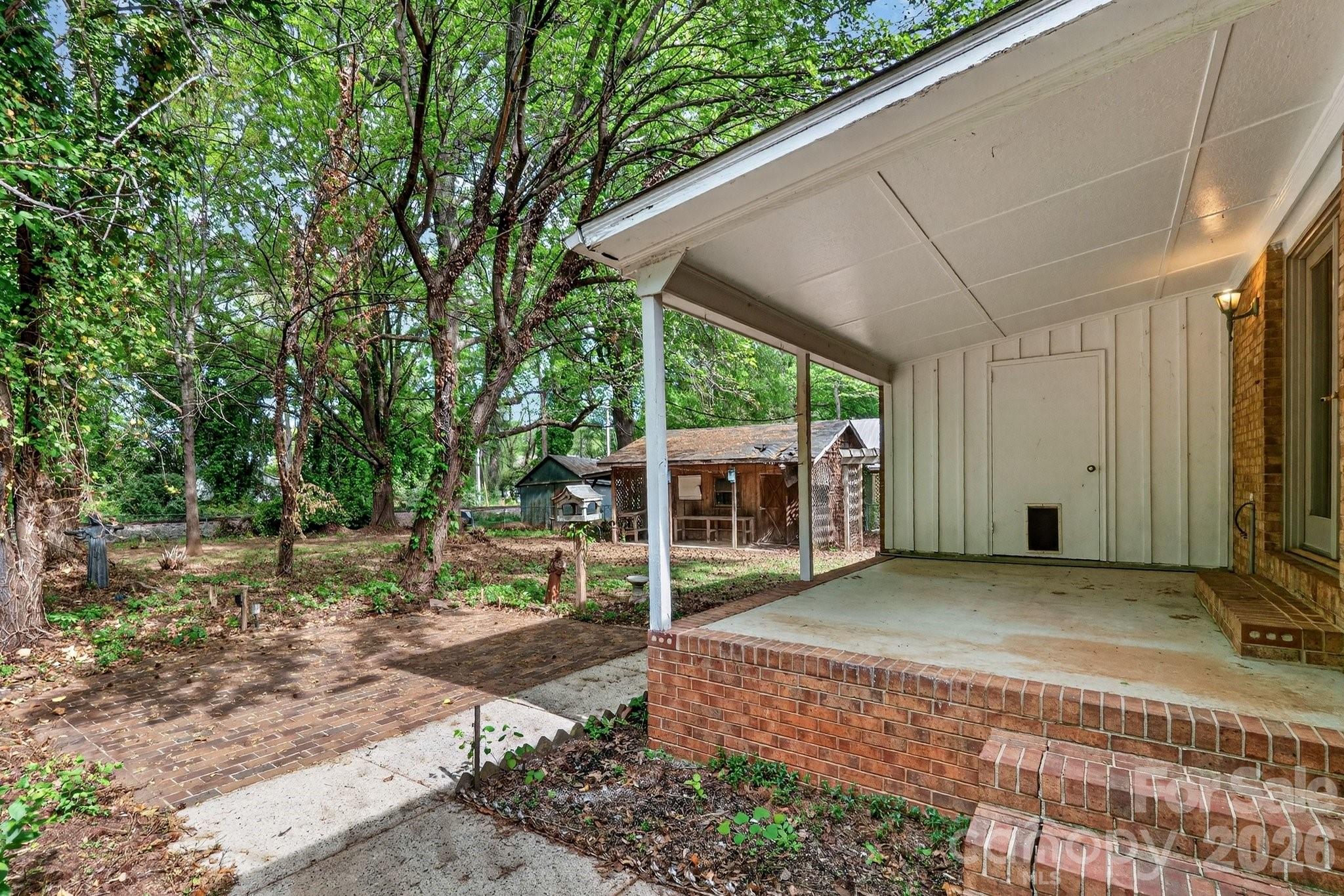 710 Twin Oaks Road Davidson, NC 28036 - Photo 5 of 39 Gallery Image 5