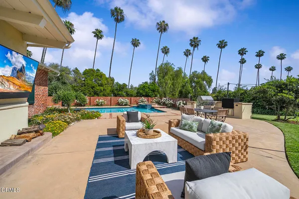 $3,495,000 | 2106 Midwick Drive, Altadena, CA 91001