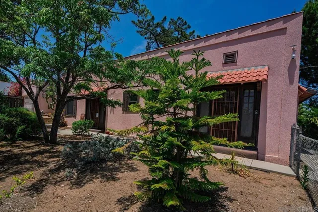 $3,700 | 145 South Grape Street, Escondido, CA 92025