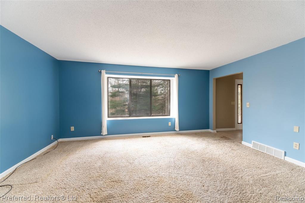 13505 Germany Road Fenton, MI 48430 - Photo 2 of 30